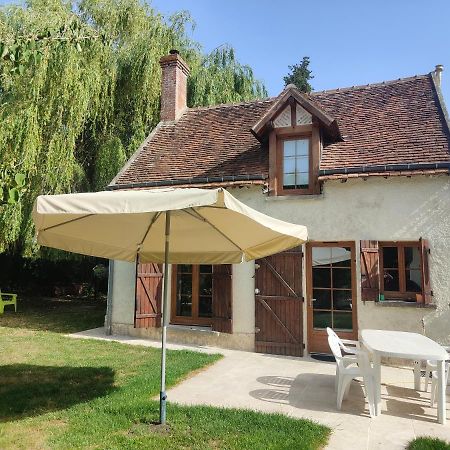 La Petite Maison Dans La Foret Gy-en-Sologne Exteriör bild