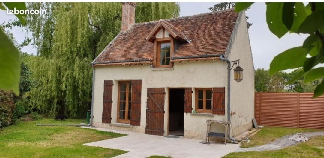 La Petite Maison Dans La Foret Gy-en-Sologne Exteriör bild