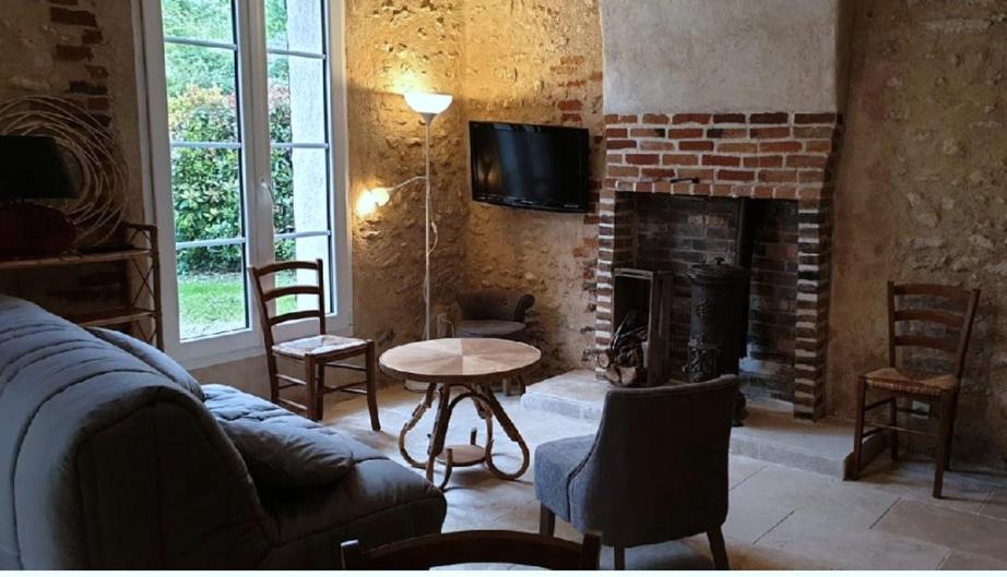 La Petite Maison Dans La Foret Gy-en-Sologne Exteriör bild