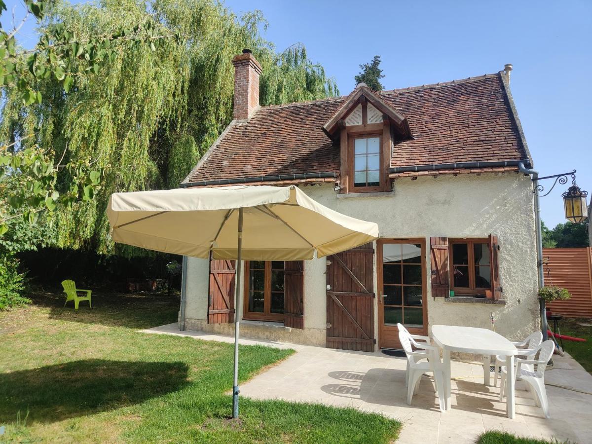 La Petite Maison Dans La Foret Gy-en-Sologne Exteriör bild