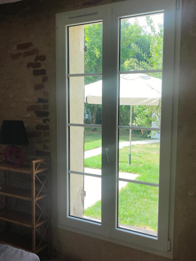 La Petite Maison Dans La Foret Gy-en-Sologne Exteriör bild